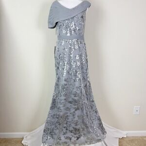 JJ's House Off-the-Shoulder Silver Floor-Length Evening‎ Dress Size 8 Women'sNWT